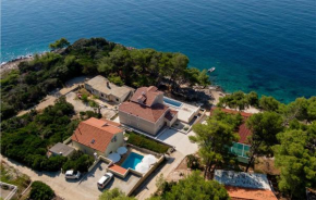 Stunning Home In Prizba